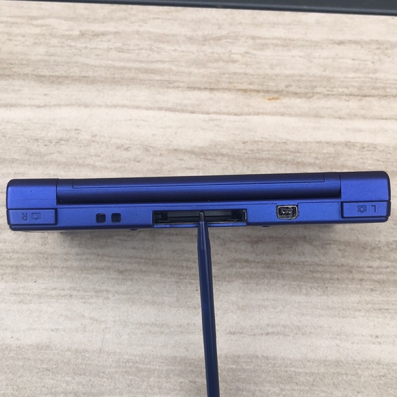 Nintendo DSi Navy Blue Tested with Super Mario 64 DS Game & 1 Stylus - Picture 5 of 12